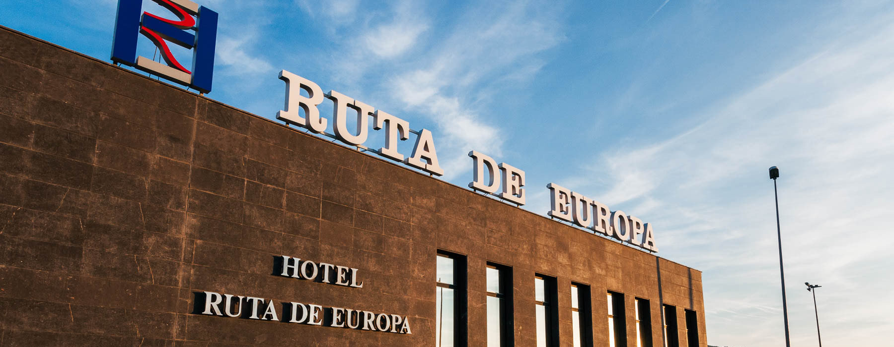 Hotel Ruta de Europa  header